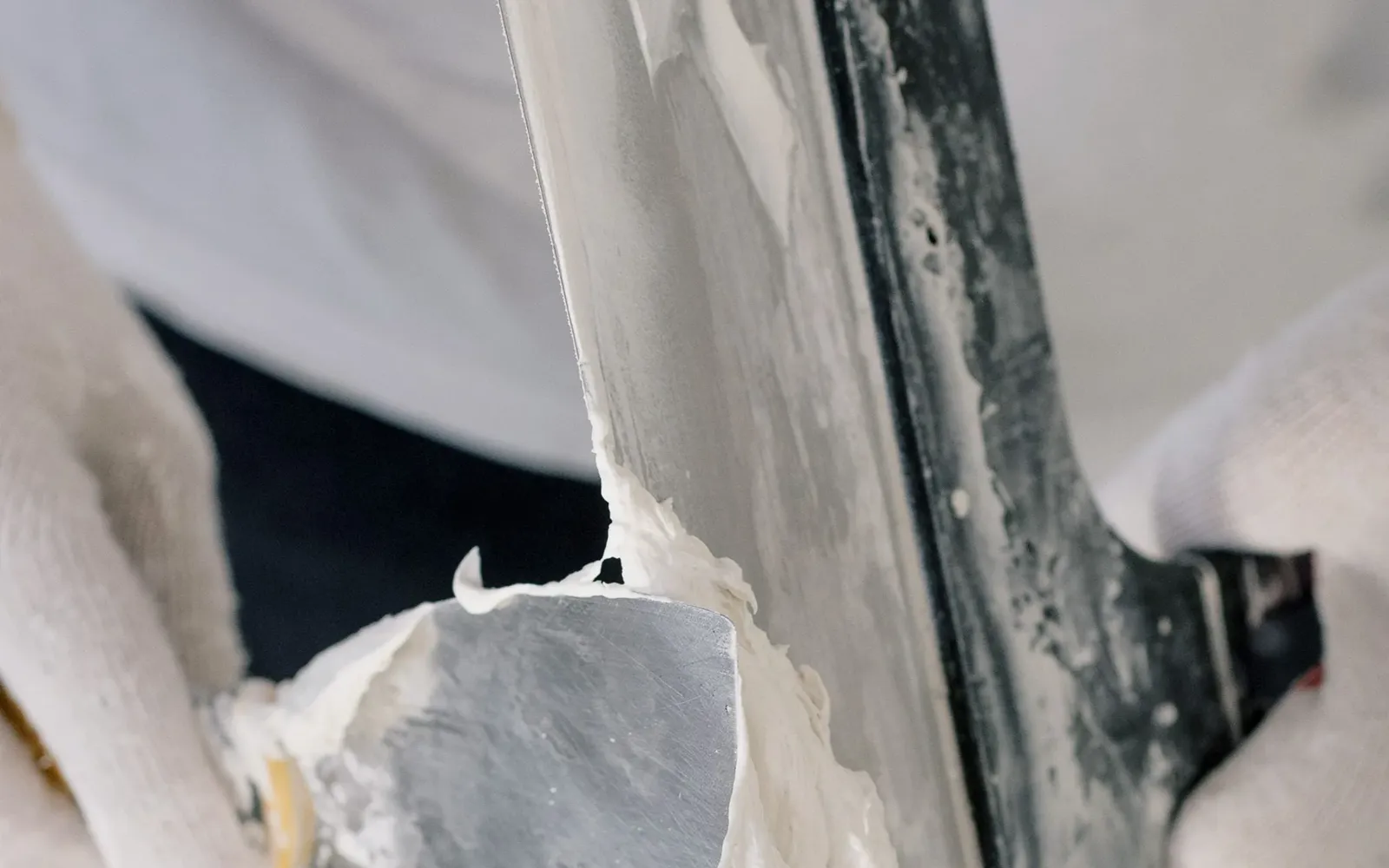Fill: plaster and crack repair